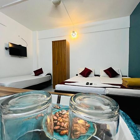 Priya Lodge Kozhikode Εξωτερικό φωτογραφία