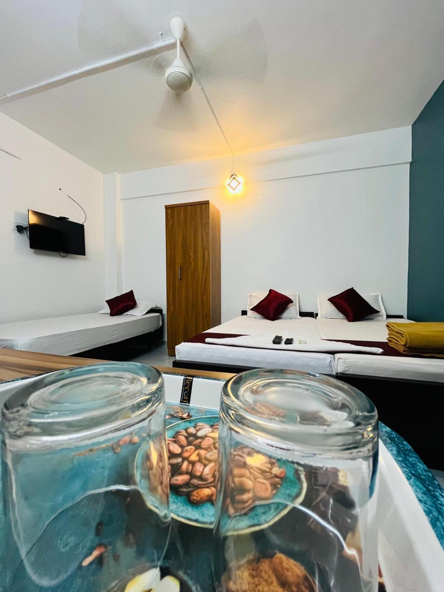 Priya Lodge Kozhikode Εξωτερικό φωτογραφία
