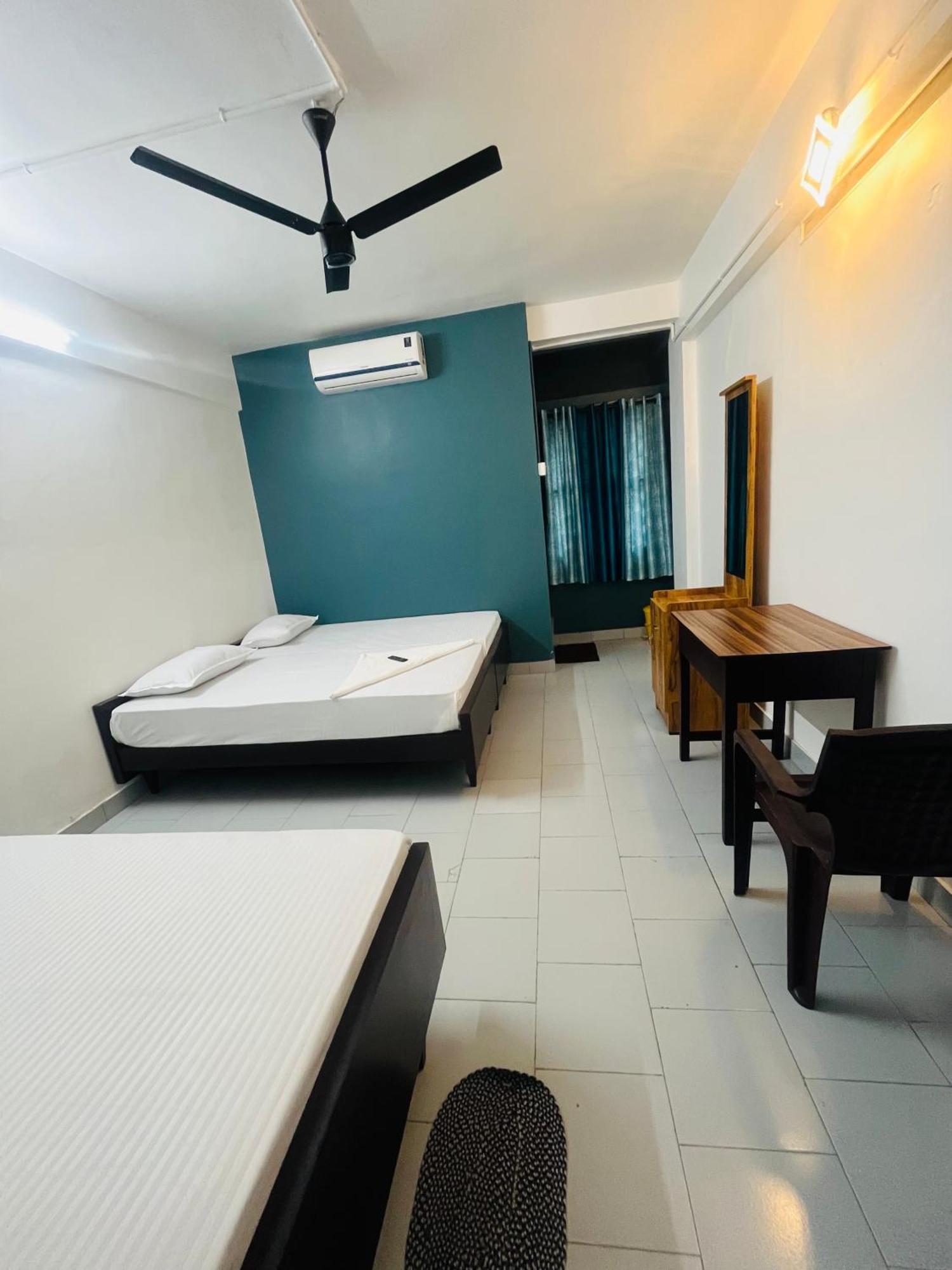 Priya Lodge Kozhikode Εξωτερικό φωτογραφία