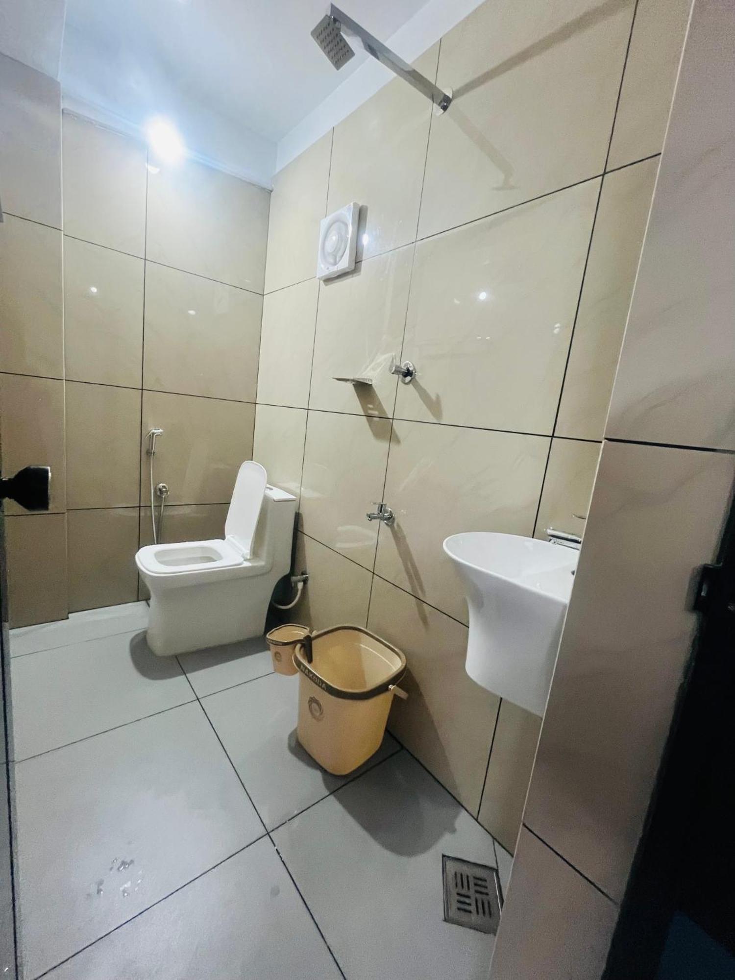 Priya Lodge Kozhikode Εξωτερικό φωτογραφία