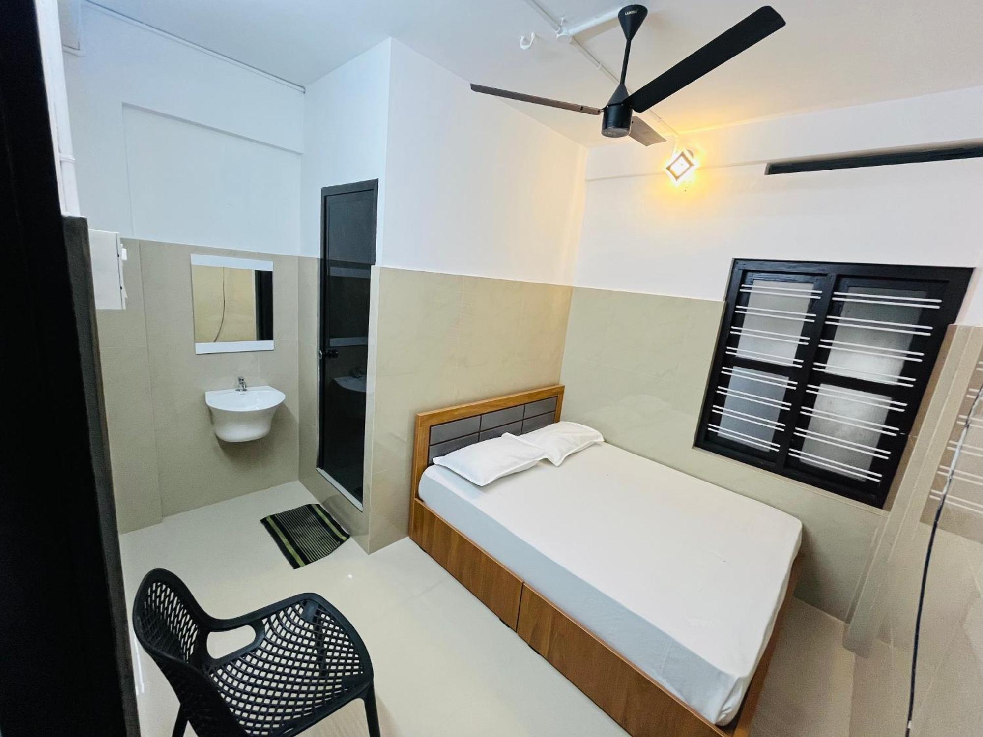 Priya Lodge Kozhikode Εξωτερικό φωτογραφία